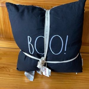 Rae Dunn - BOO! Pillow set